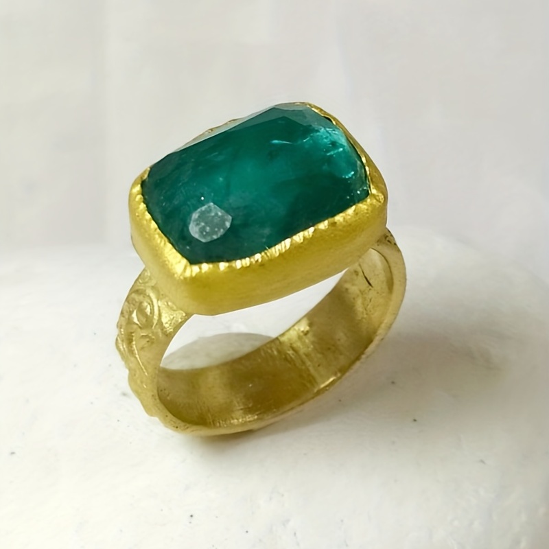 Vintage Green Tourmaline Tribal Pattern Ring